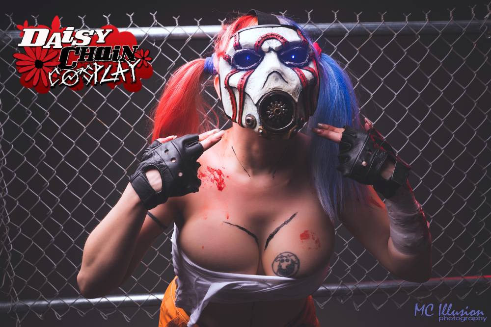 Sexy Borderlands Psycho Cosplay with Quotes