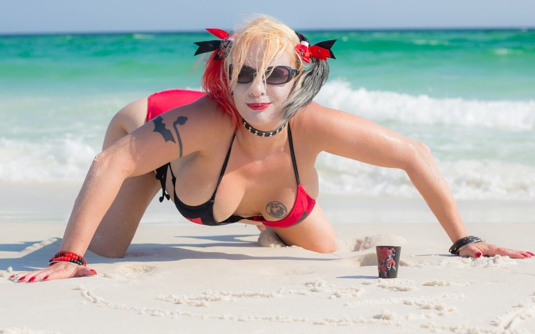 Hot Harley Quinn Bikini Cosplay